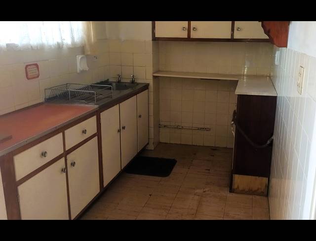 2 bed property for sale in ILLOVO BEACH